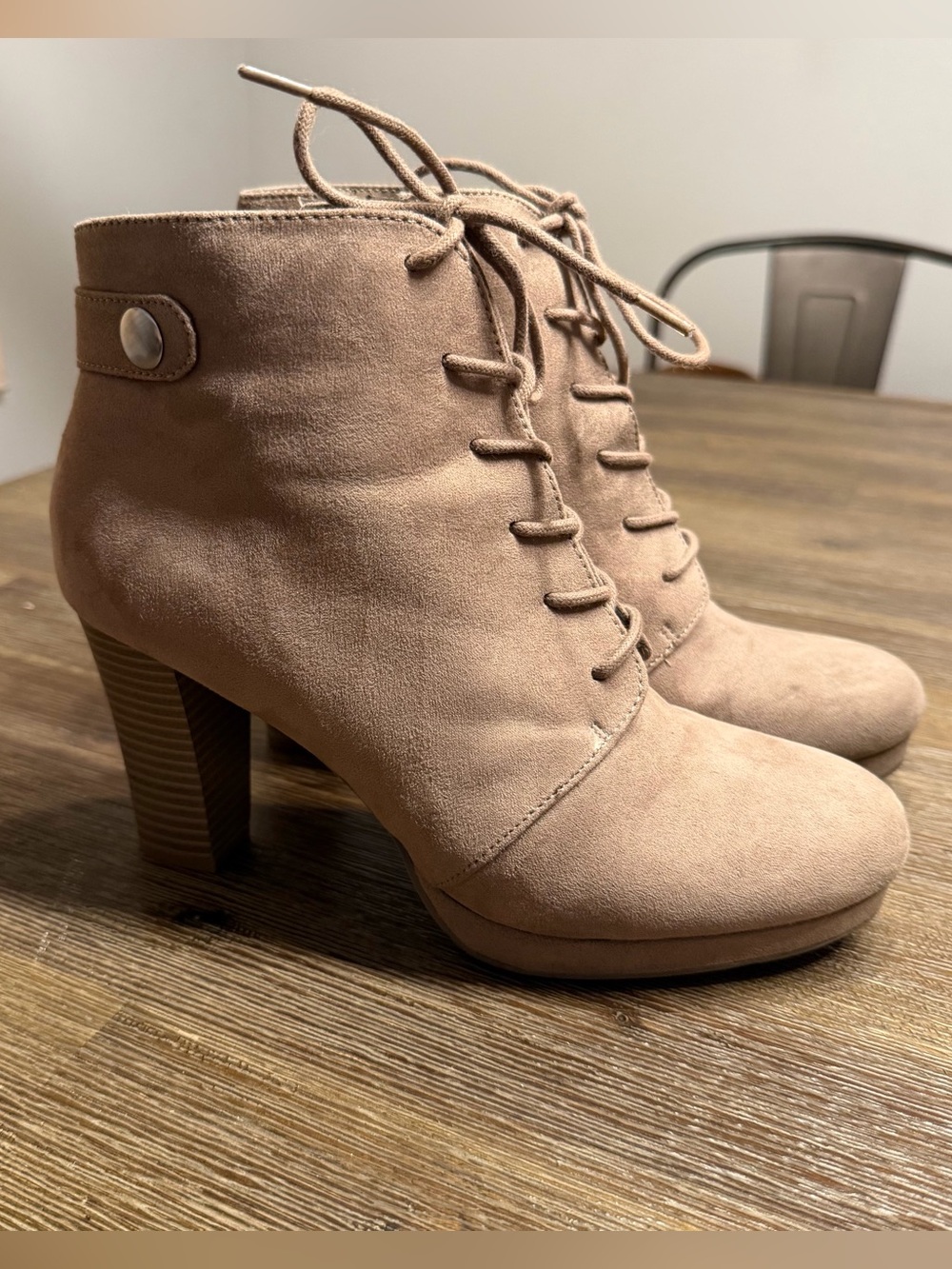 Women's Lace-Up Suede Ankle Boots - Nude